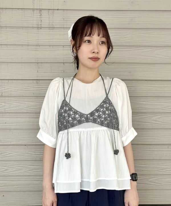 カタヤマ アヤさんの「BEAMS WOMEN｜ティアード 2Way パフ スリーブ ブラウス」を使ったコーディネート