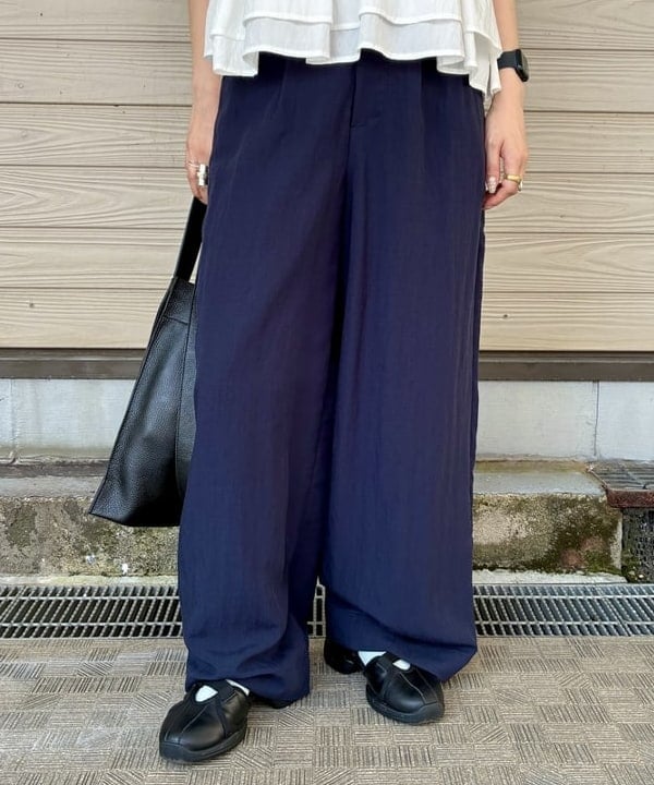 カタヤマ アヤさんの「BEAMS WOMEN｜ティアード 2Way パフ スリーブ ブラウス」を使ったコーディネート