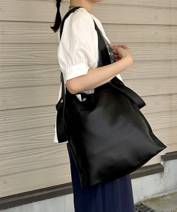 カタヤマ アヤさんの「BEAMS WOMEN｜ティアード 2Way パフ スリーブ ブラウス」を使ったコーディネート