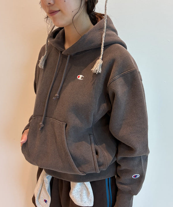 アベアミさんの「BEAMS WOMEN｜【別注】Champion / BOYロゴ リンガーTシャツ」を使ったコーディネート