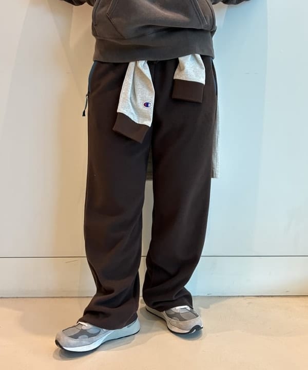 アベアミさんの「BEAMS WOMEN｜【別注】Champion / BOYロゴ リンガーTシャツ」を使ったコーディネート