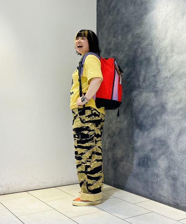 佐藤 歩さんの「BEAMS WOMEN｜【別注】GREGORY / DAY PACK」を使ったコーディネート