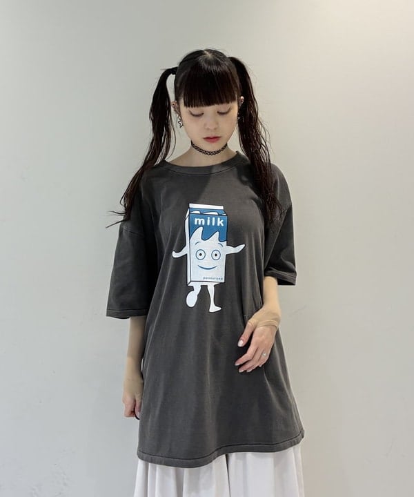 りかちょび/岸本梨佳さんの「【別注】CONTROL FREAK / ミリタリー チャーム ボストン バッグ」を使ったコーディネート