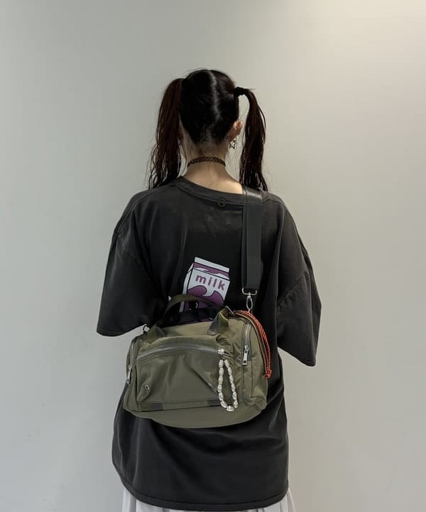 りかちょび/岸本梨佳さんの「【別注】CONTROL FREAK / ミリタリー チャーム ボストン バッグ」を使ったコーディネート