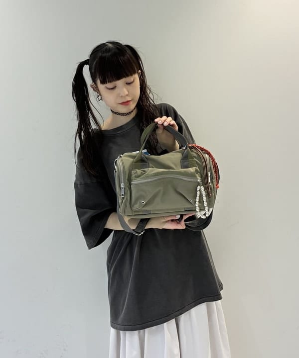 りかちょび/岸本梨佳さんの「【別注】CONTROL FREAK / ミリタリー チャーム ボストン バッグ」を使ったコーディネート