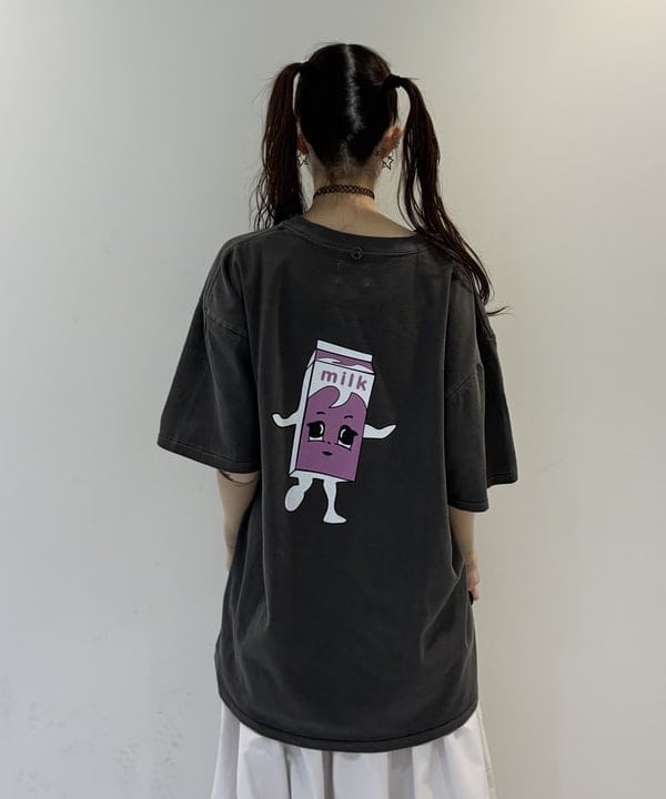 りかちょび/岸本梨佳さんの「【別注】CONTROL FREAK / ミリタリー チャーム ボストン バッグ」を使ったコーディネート