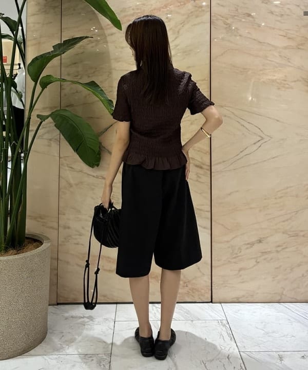 茂野 真楓さんの「BEAMS WOMEN｜BAUM UND PFERDGARTEN / MYKA シャーリング ポロシャツ」を使ったコーディネート