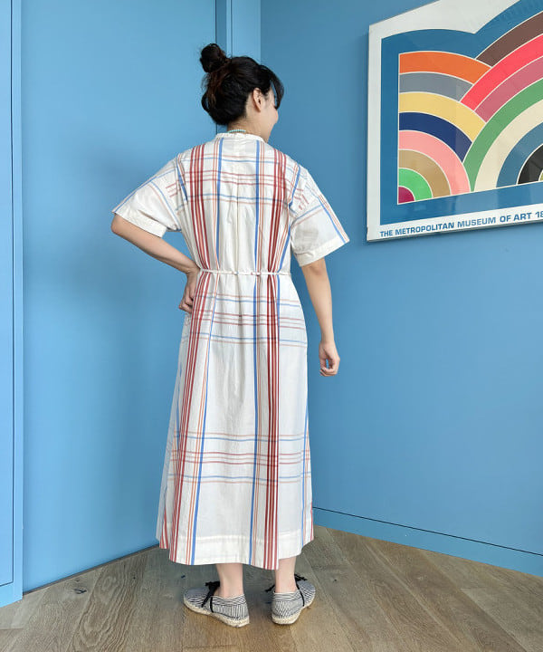 おのすさんの「BEAMS WOMEN｜ボーイ ビッグ タータン ワンピース」を使ったコーディネート
