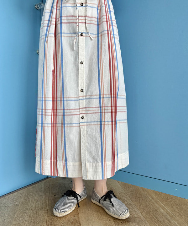 おのすさんの「BEAMS WOMEN｜ボーイ ビッグ タータン ワンピース」を使ったコーディネート