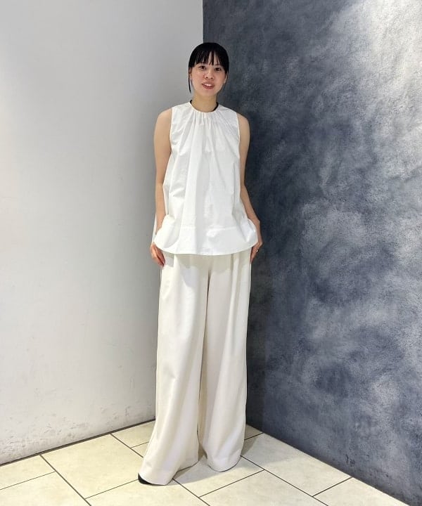 OSUMIさんの「BEAMS WOMEN｜ワイド ヘム ギャザー ノースリーブ ブラウス」を使ったコーディネート