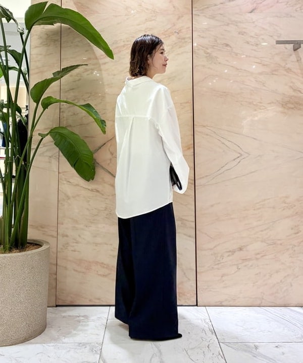 AONO SHIKAMAさんの「BEAMS WOMEN｜ピンストライプ ワイド イージー パンツ」を使ったコーディネート