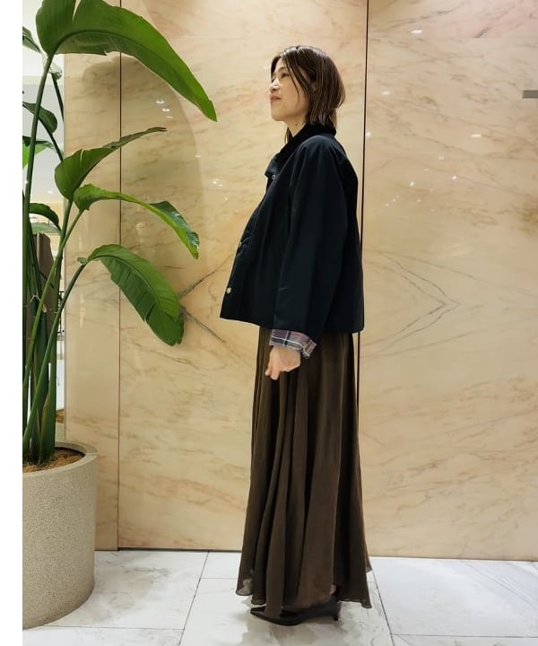 岩沢 珠代さんの「BEAMS WOMEN｜【別注】Barbour / TRANSPORT ジャケット」を使ったコーディネート