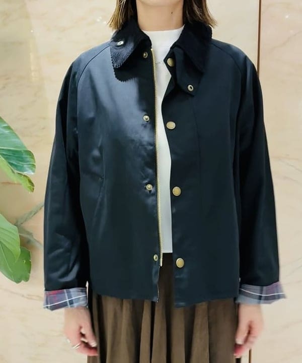 岩沢 珠代さんの「BEAMS WOMEN｜【別注】Barbour / TRANSPORT ジャケット」を使ったコーディネート
