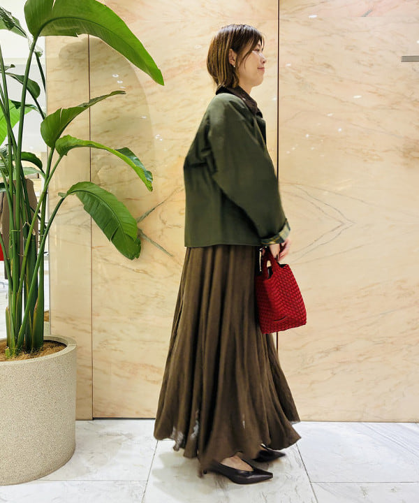 岩沢 珠代さんの「BEAMS WOMEN｜【別注】Barbour / TRANSPORT ジャケット」を使ったコーディネート