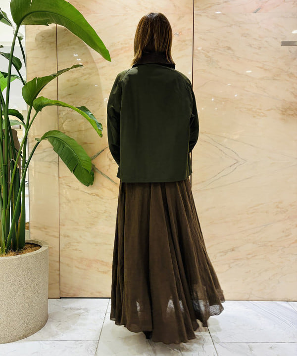 岩沢 珠代さんの「BEAMS WOMEN｜【別注】Barbour / TRANSPORT ジャケット」を使ったコーディネート