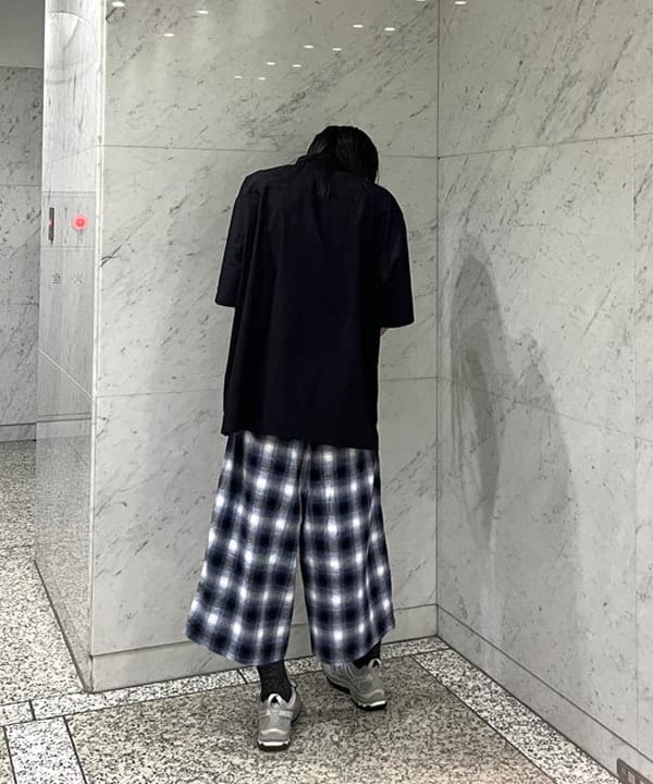 菊田 悠さんの「BEAMS WOMEN｜ソリッド TR ハーフスリーブ シャツ」を使ったコーディネート