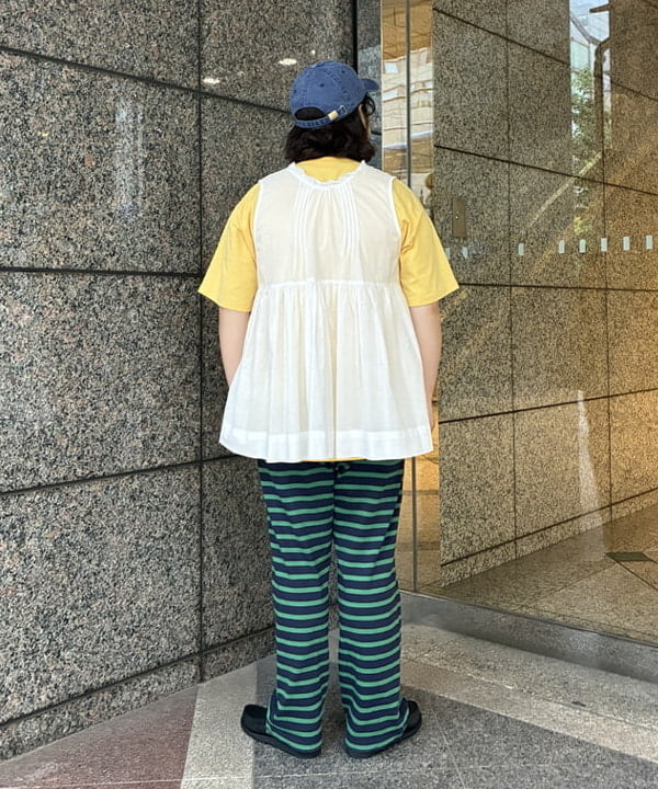イガラシさんの「BEAMS WOMEN｜コットン ギャザー ノースリーブ」を使ったコーディネート