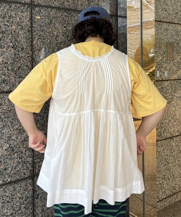 イガラシさんの「BEAMS WOMEN｜コットン ギャザー ノースリーブ」を使ったコーディネート