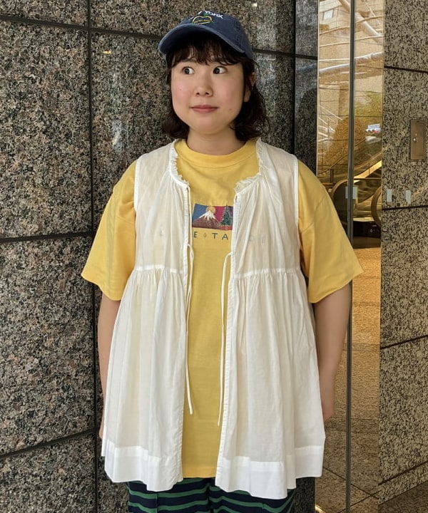 イガラシさんの「BEAMS WOMEN｜コットン ギャザー ノースリーブ」を使ったコーディネート
