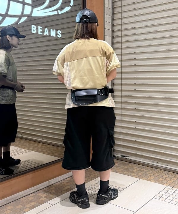 松本 佳菜子さんの「BEAMS WOMEN｜メッシュ キリカエ ビッグ Tシャツ」を使ったコーディネート