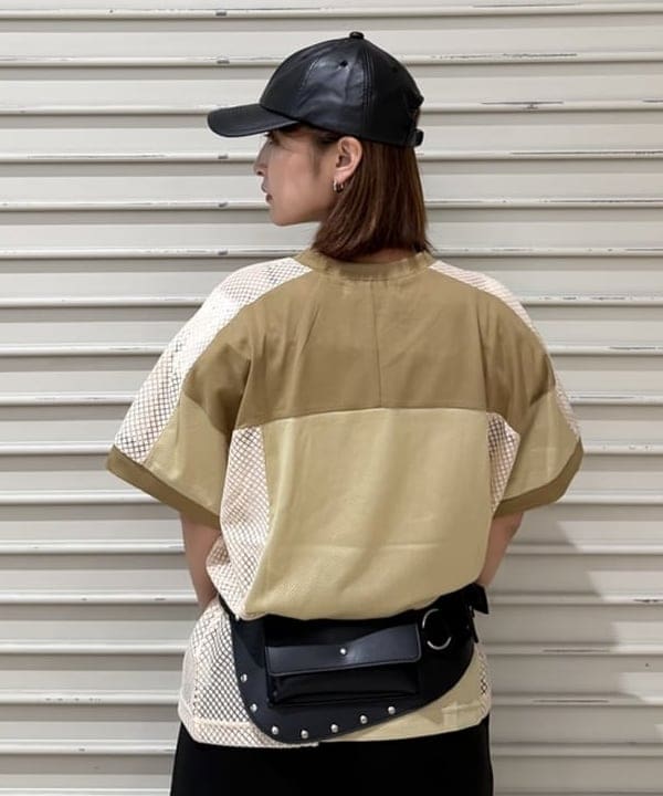 松本 佳菜子さんの「BEAMS WOMEN｜メッシュ キリカエ ビッグ Tシャツ」を使ったコーディネート