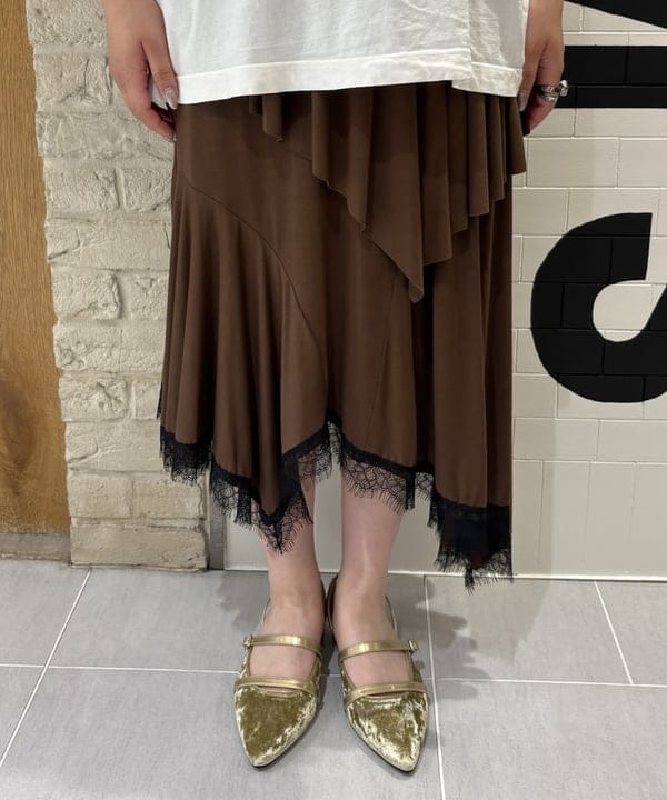 大石彩可さんの「BEAMS WOMEN｜ランダム レースヘム スカート」を使ったコーディネート