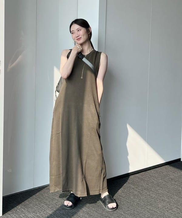 隈元 楓さんの「BEAMS WOMEN｜ピグメント ダイ ワンピース」を使ったコーディネート