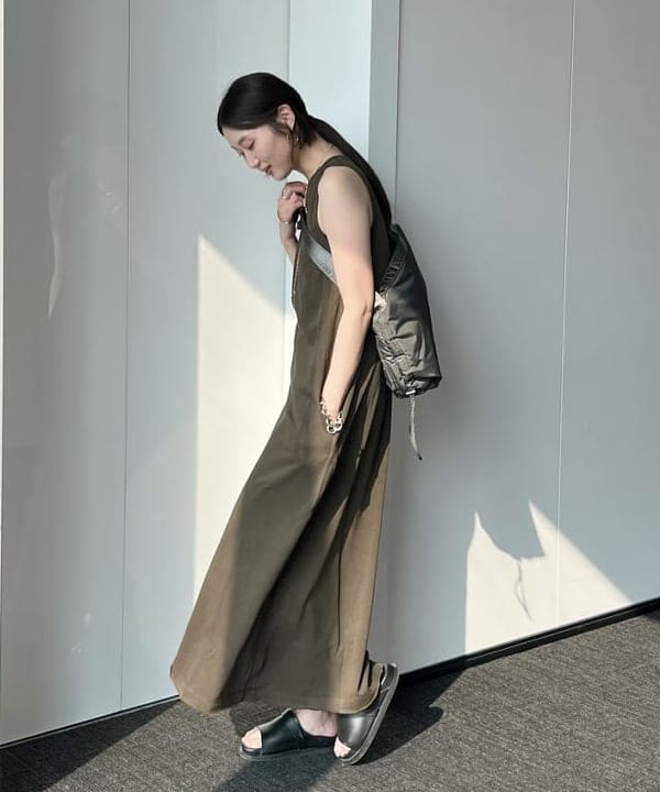 隈元 楓さんの「BEAMS WOMEN｜ピグメント ダイ ワンピース」を使ったコーディネート