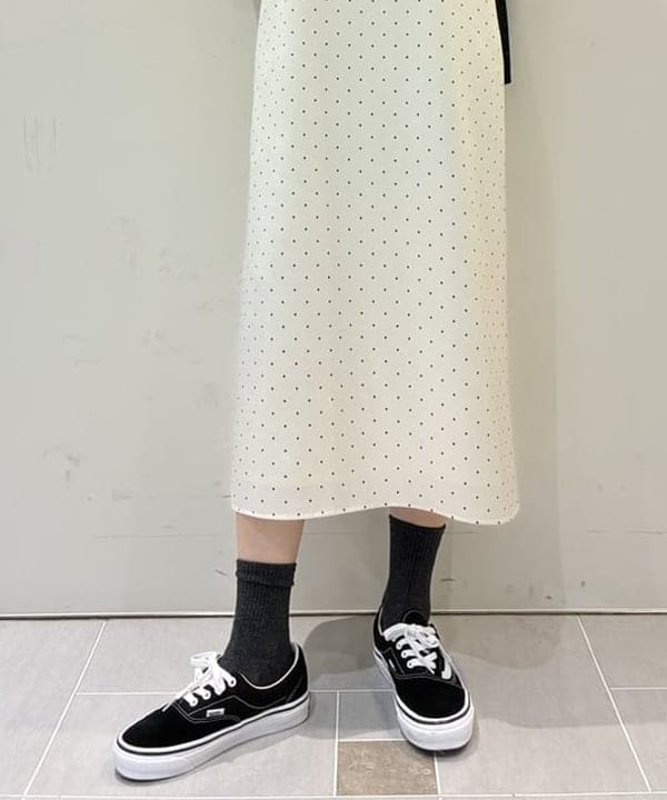 りかちょび/岸本梨佳さんの「BEAMS WOMEN｜サテン ドット キャミワンピース」を使ったコーディネート