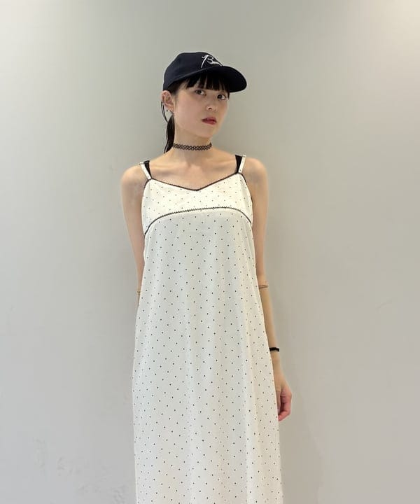 りかちょび/岸本梨佳さんの「BEAMS WOMEN｜サテン ドット キャミワンピース」を使ったコーディネート