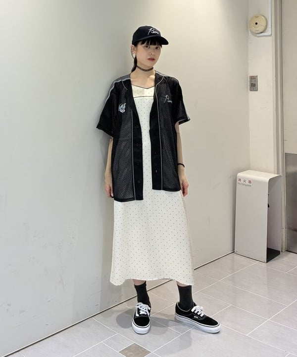 りかちょび/岸本梨佳さんの「BEAMS WOMEN｜サテン ドット キャミワンピース」を使ったコーディネート