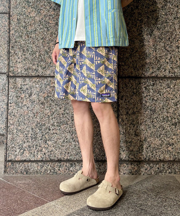 Ryohei Takataさんの「BEAMS WOMEN｜マルチ ストライプ オープンカラーシャツ【ワイドフィット】」を使ったコーディネート