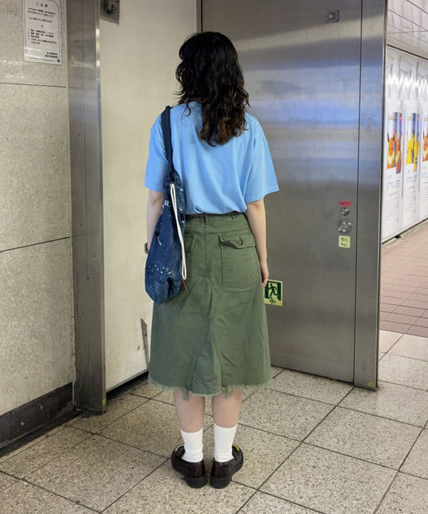 キラリさんの「BEAMS WOMEN｜【別注】SCREEN STARS / ロゴ プリント ショートスリーブ」を使ったコーディネート