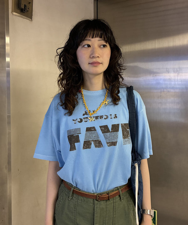 キラリさんの「BEAMS WOMEN｜【別注】SCREEN STARS / ロゴ プリント ショートスリーブ」を使ったコーディネート