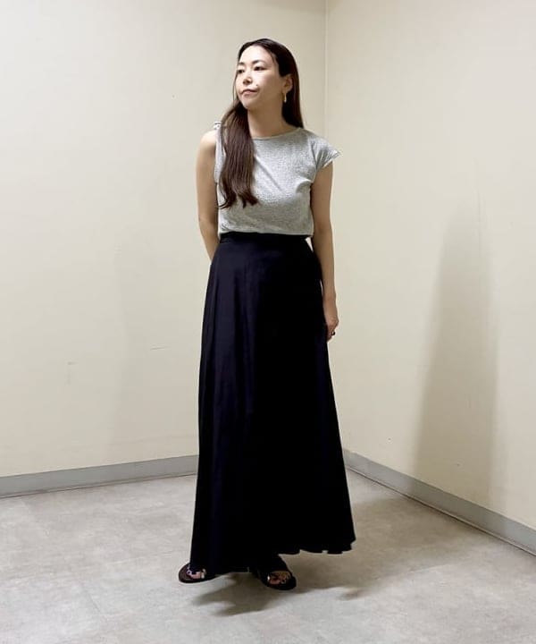 関 桂子さんの「BEAMS WOMEN｜ナチュラル オックス ジレ」を使ったコーディネート