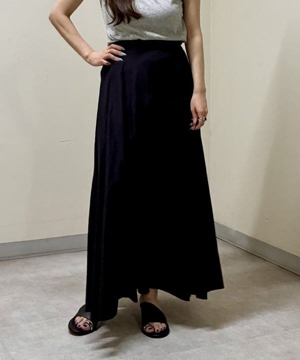関 桂子さんの「BEAMS WOMEN｜ナチュラル オックス ジレ」を使ったコーディネート