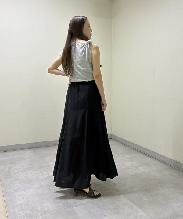 関 桂子さんの「BEAMS WOMEN｜ナチュラル オックス ジレ」を使ったコーディネート