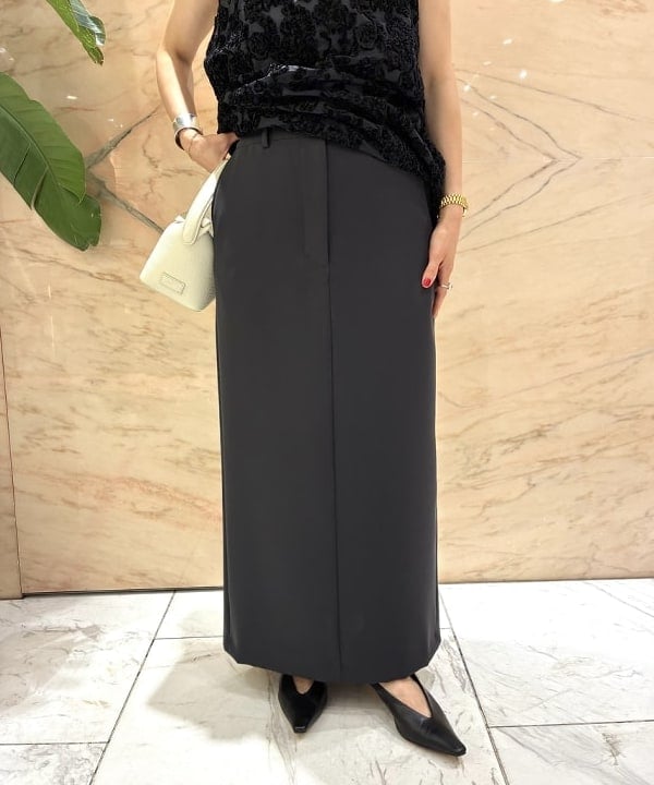 越智 里美さんの「BEAMS WOMEN｜モールヤーン エンブロ ノースリーブ ブラウス」を使ったコーディネート