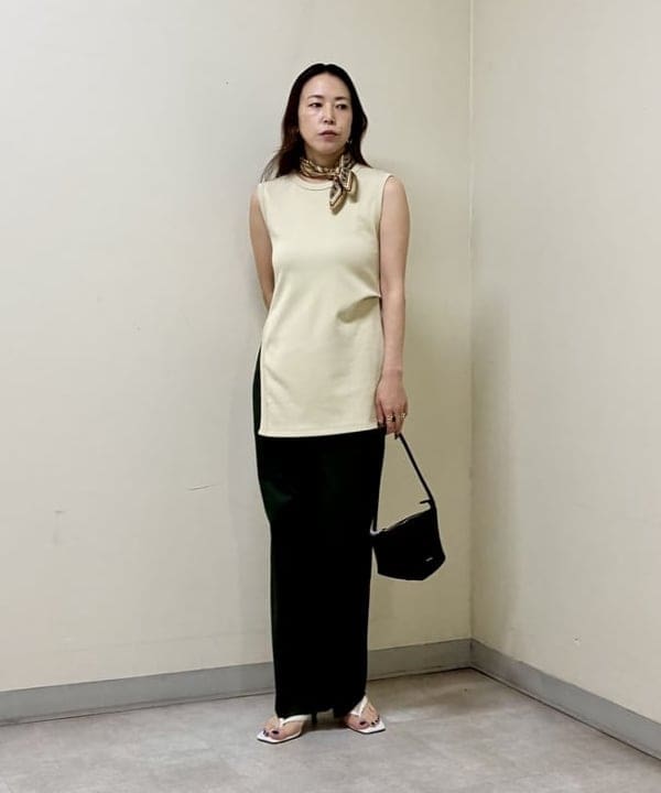 関 桂子さんの「BEAMS WOMEN｜【接触冷感・UVカット】スリット ノースリーブ チュニック」を使ったコーディネート
