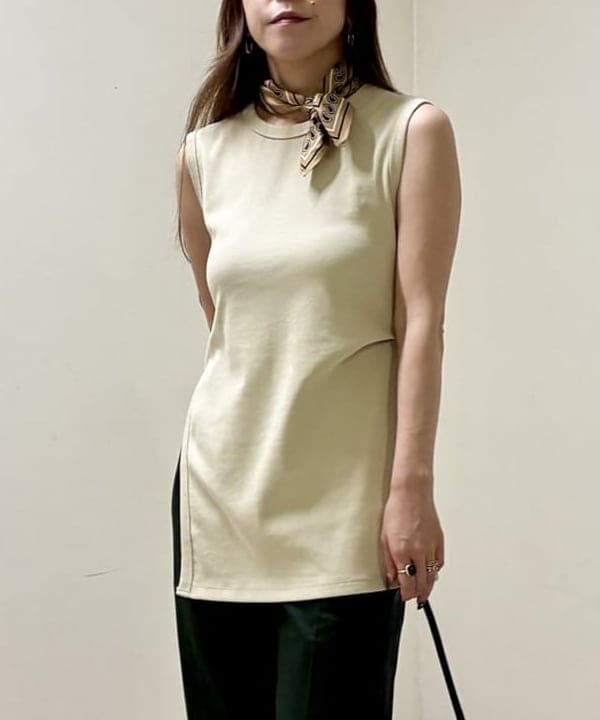 関 桂子さんの「BEAMS WOMEN｜【接触冷感・UVカット】スリット ノースリーブ チュニック」を使ったコーディネート