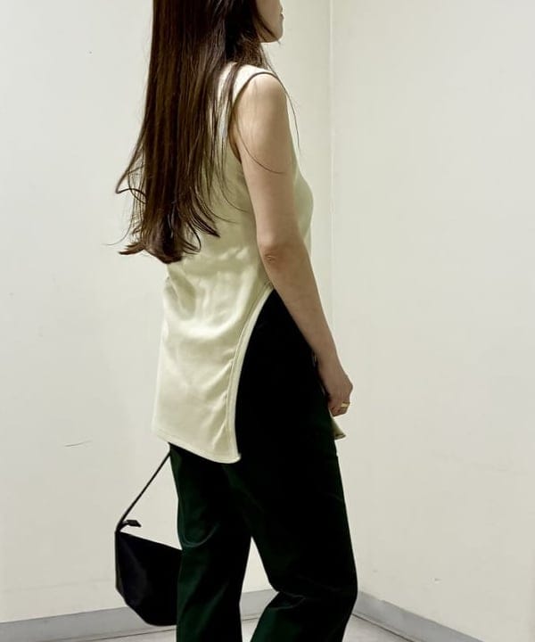 関 桂子さんの「BEAMS WOMEN｜【接触冷感・UVカット】スリット ノースリーブ チュニック」を使ったコーディネート