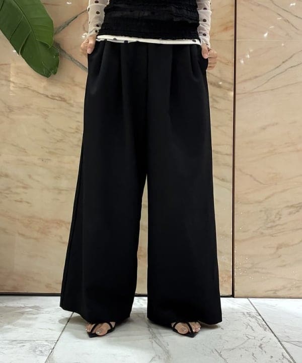 茂野 真楓さんの「BEAMS WOMEN｜シフォン シャーリング タンクトップ」を使ったコーディネート