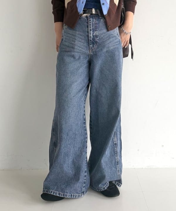 松本 佳菜子さんの「BEAMS WOMEN｜オーバーダイ デニム パンツ」を使ったコーディネート