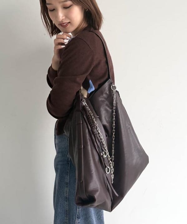 松本 佳菜子さんの「BEAMS WOMEN｜オーバーダイ デニム パンツ」を使ったコーディネート