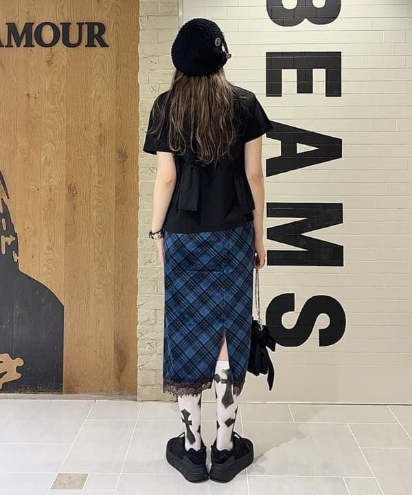 江口 息吹さんの「BEAMS WOMEN｜アシメ ギャザー フリル Tシャツ」を使ったコーディネート