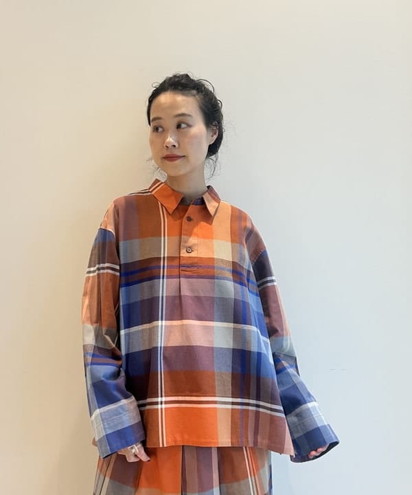 清水 彩乃さんの「BEAMS WOMEN｜８粒 パール クリップ」を使ったコーディネート