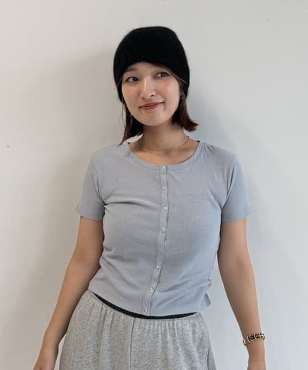 松本 佳菜子さんの「BEAMS WOMEN｜タンクトップ レイヤード リブ カーディガン」を使ったコーディネート