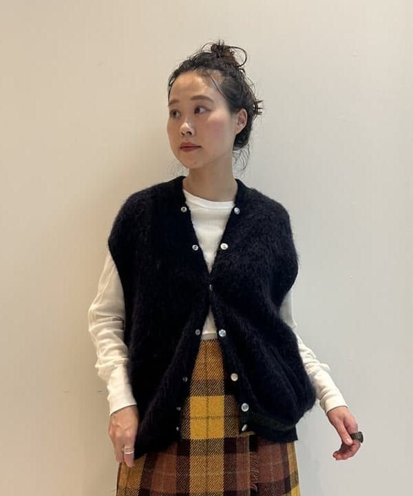 清水 彩乃さんの「BEAMS WOMEN｜【別注】G.H.Bass / BLACK BIT ローファー」を使ったコーディネート