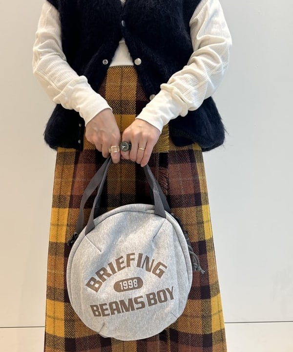 清水 彩乃さんの「BEAMS WOMEN｜【別注】G.H.Bass / BLACK BIT ローファー」を使ったコーディネート