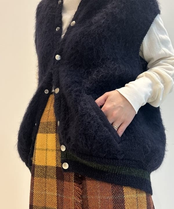 清水 彩乃さんの「BEAMS WOMEN｜【別注】G.H.Bass / BLACK BIT ローファー」を使ったコーディネート